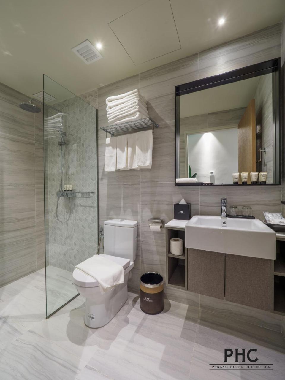 Bahari Parade Hotel Managed By The Ascott Limited Джордж Таун Екстериор снимка